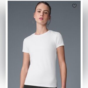 NWT Alo Yoga White Women's Finesse T-Shirt